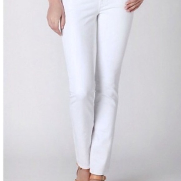 NWT Adriano Goldschmied The Stevie Ankle Straight Leg Jeans Size 26 White NWT Adriano Goldschmied The Stevie Ankle Straight Leg Jeans Size 26 White